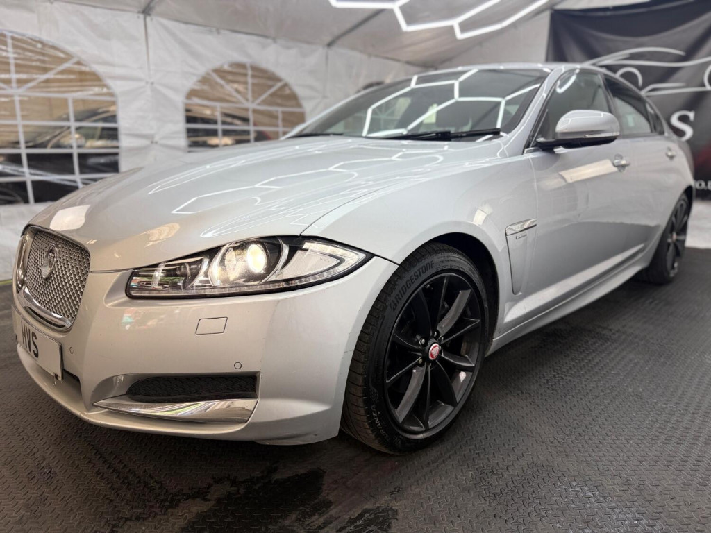 View JAGUAR XF 3.0 d V6 R-Sport