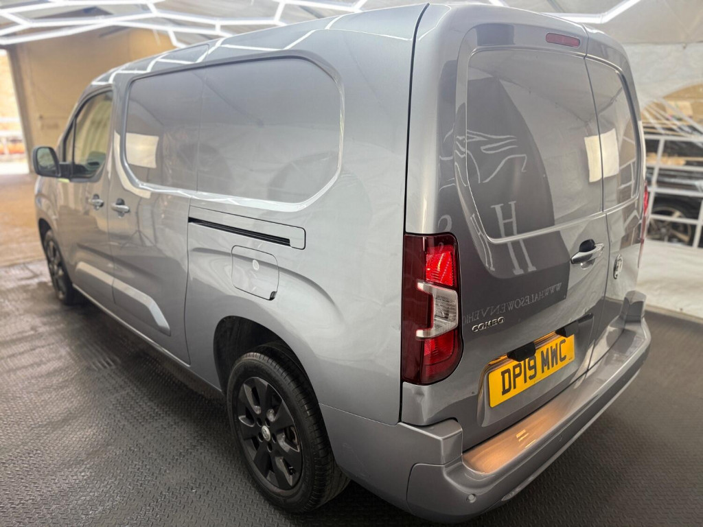 View VAUXHALL COMBO 1.6 Turbo D 2300 Limited Edition Nav