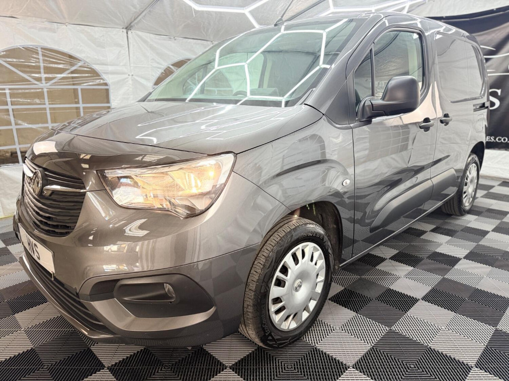 View VAUXHALL COMBO 1.5 Turbo D 2000 Sportive