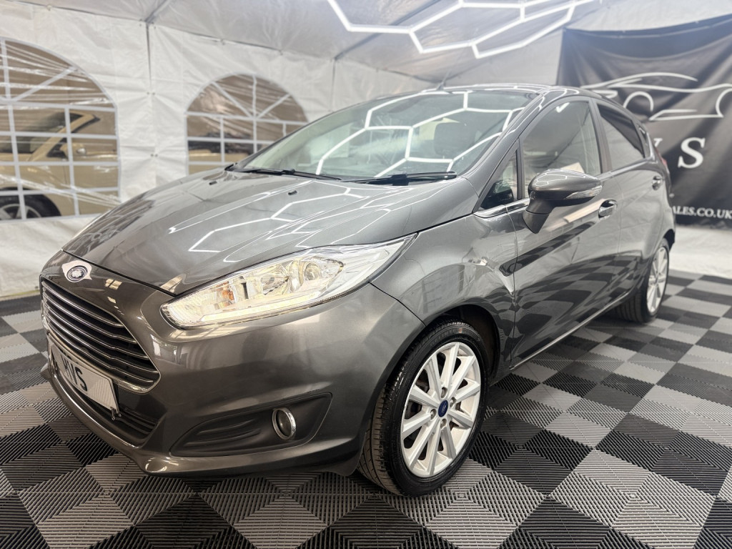 View FORD FIESTA 1.5 TDCi Titanium