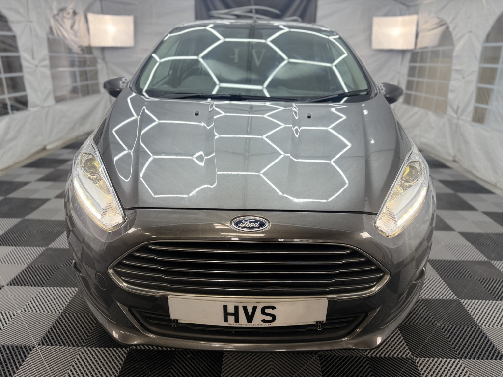 View FORD FIESTA 1.5 TDCi Titanium