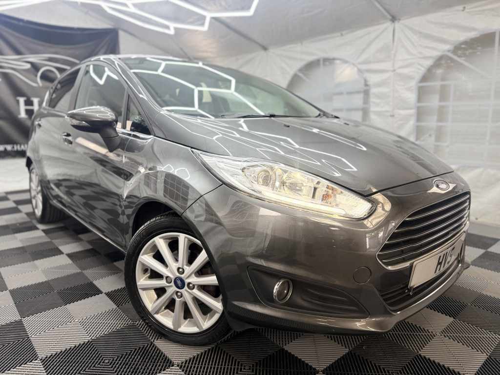 View FORD FIESTA 1.5 TDCi Titanium
