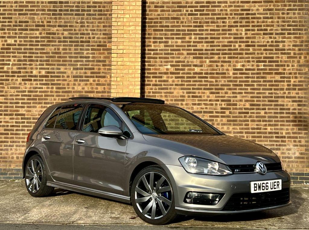 View VOLKSWAGEN GOLF 2.0 TDI BlueMotion Tech R-Line Edition 