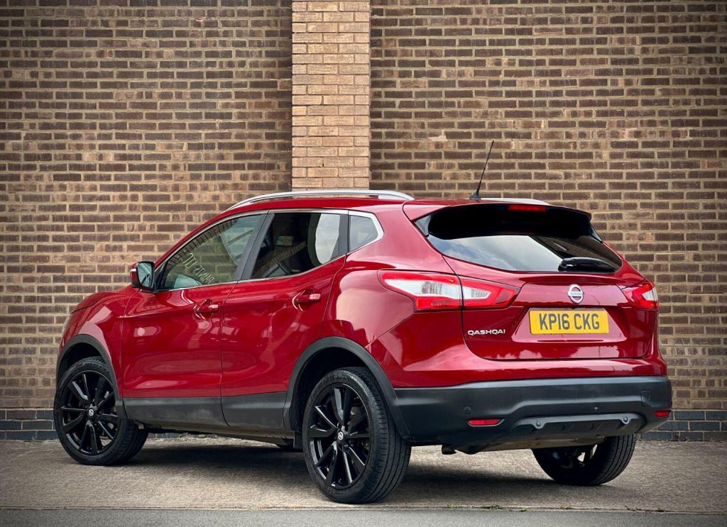 View NISSAN QASHQAI 1.2 DIG-T Tekna