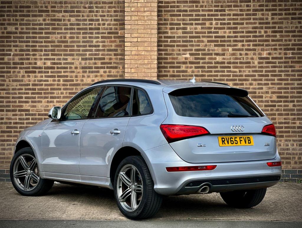 View AUDI Q5 2.0 TDI S line Plus