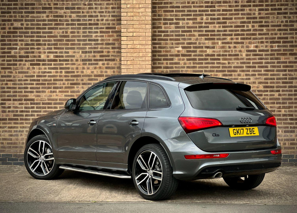 View AUDI Q5 2.0 TDI S line Plus