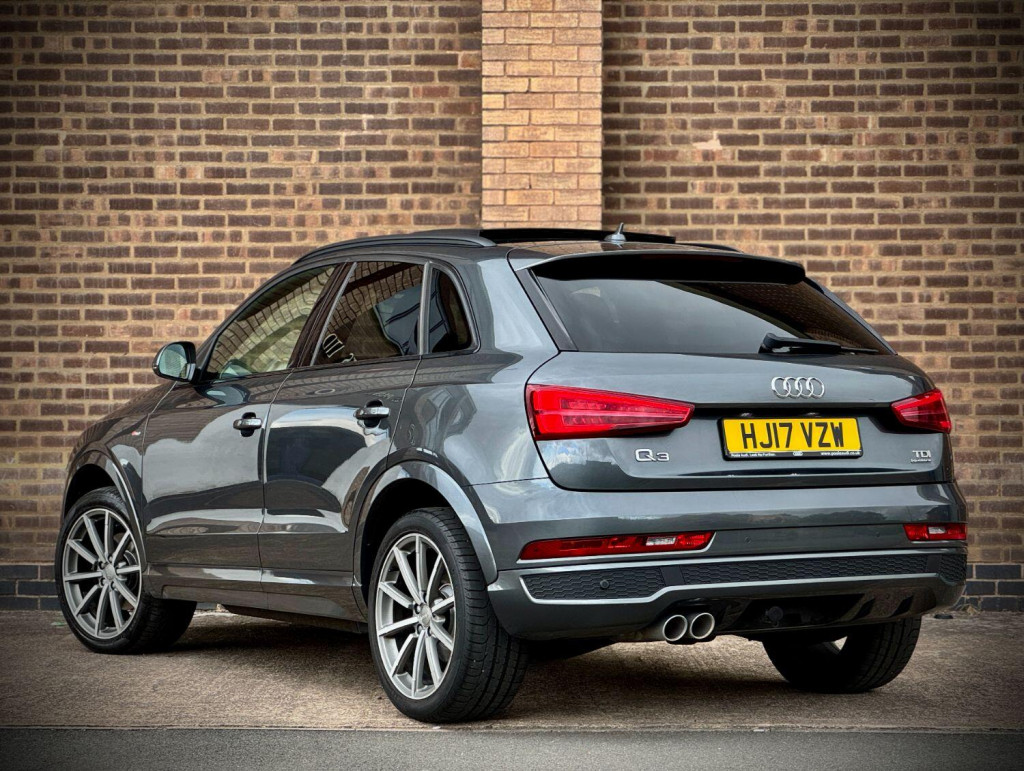 View AUDI Q3 2.0 TDI S line Plus
