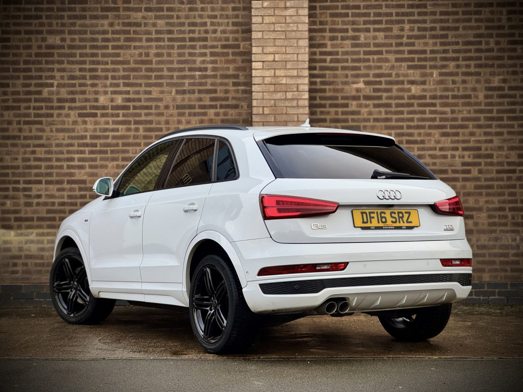 View AUDI Q3 2.0 TDI S line Plus