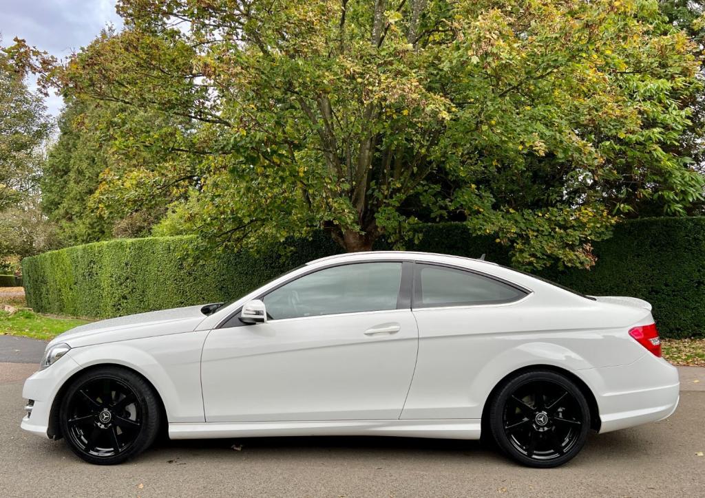 View MERCEDES-BENZ C CLASS AMG Sport