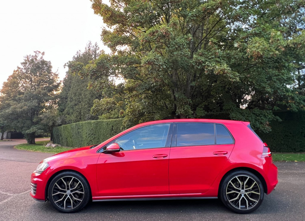 View VOLKSWAGEN GOLF GTD
