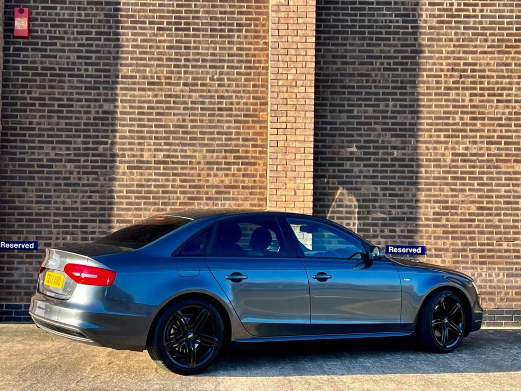 View AUDI A4 Black Edition