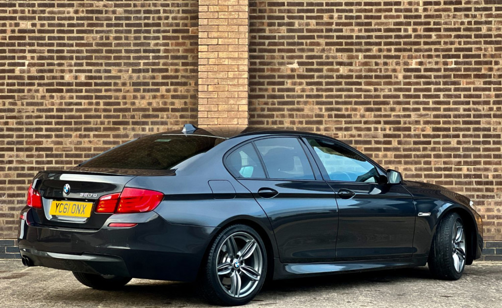 View BMW 5 SERIES 520d M Sport