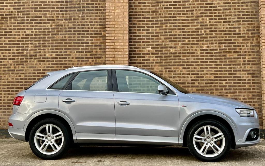 View AUDI Q3 2.0 TDI S line