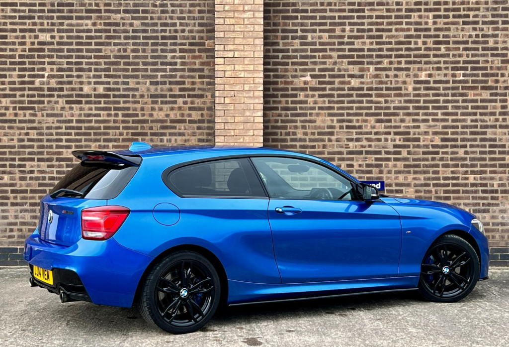 View BMW 1 SERIES 3.0 M135i