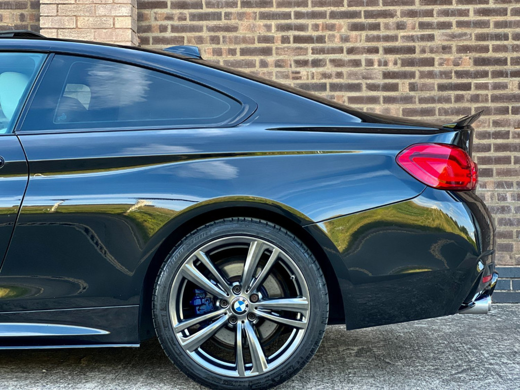 BMW 4 SERIES