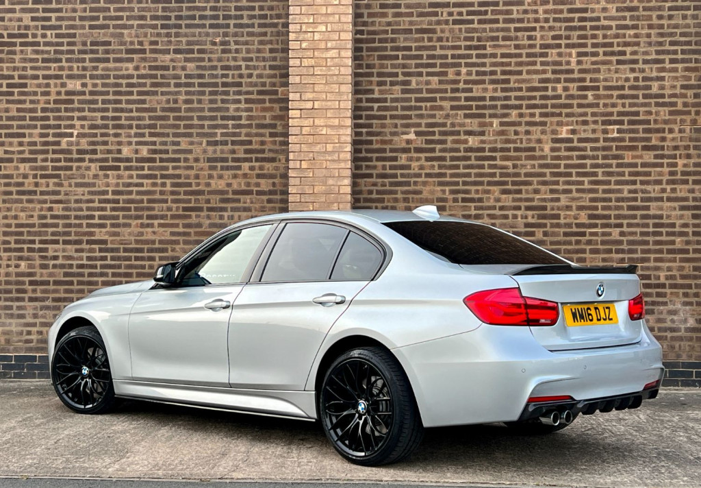 View BMW 3 SERIES 3.0 330d M Sport Saloon 4dr