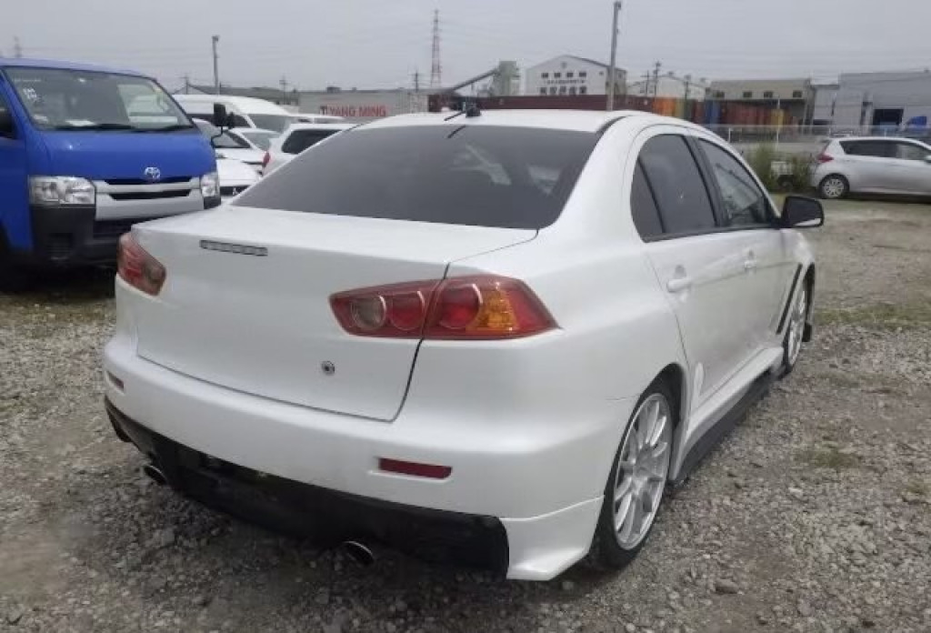 MITSUBISHI LANCER