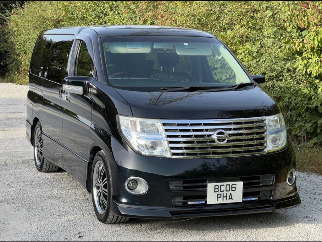 NISSAN ELGRAND