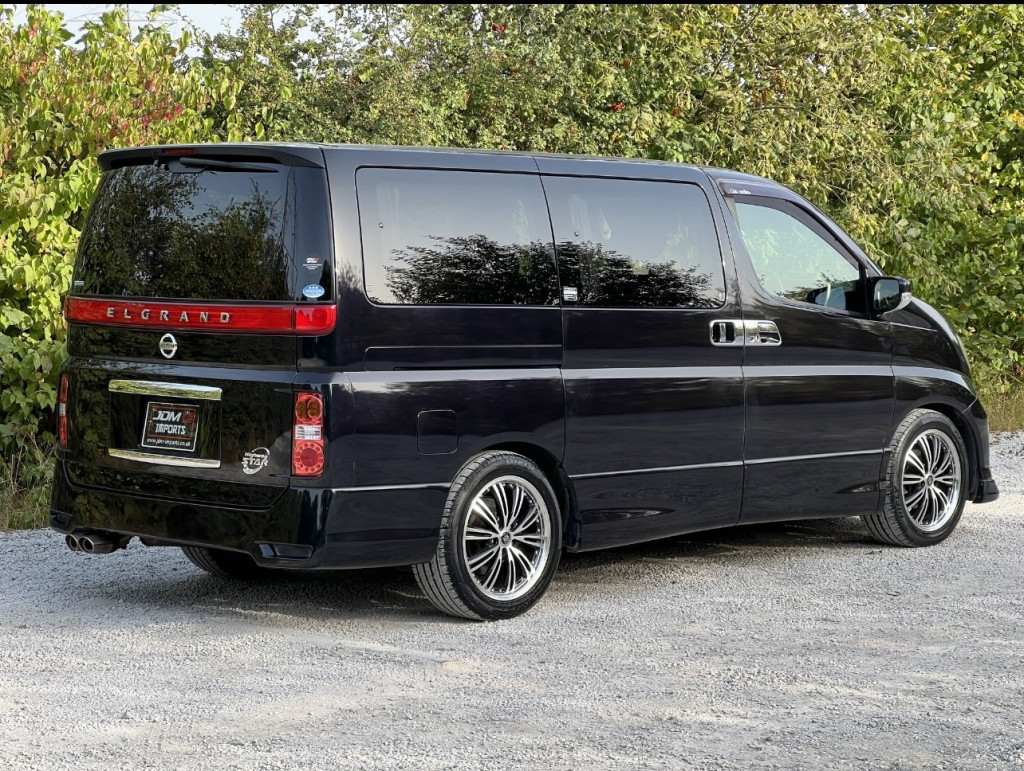 NISSAN ELGRAND