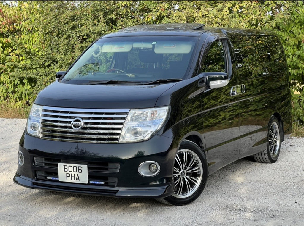 NISSAN ELGRAND