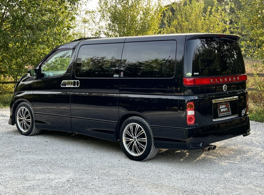 NISSAN ELGRAND