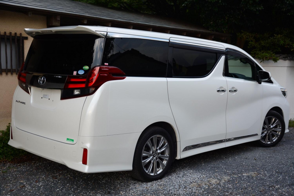 TOYOTA ALPHARD