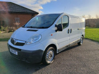 VAUXHALL VIVARO