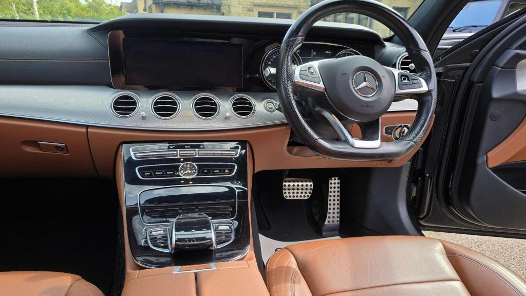 MERCEDES-BENZ E CLASS