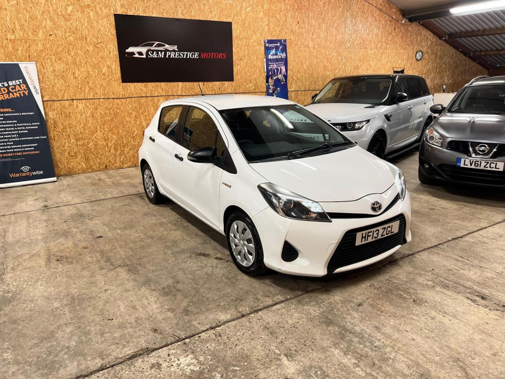TOYOTA YARIS 1.5 VVT-h T3 CVT Euro 5 5dr