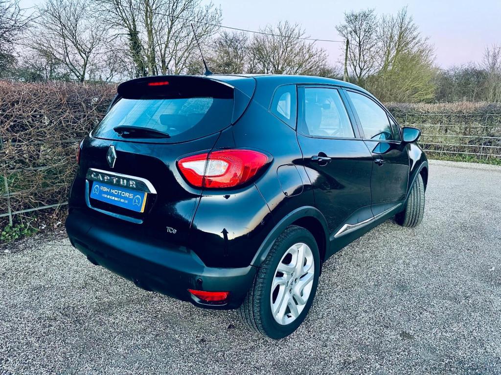 View RENAULT CAPTUR 0.9 Dynamique MediaNav TCe 90 Stop & Start