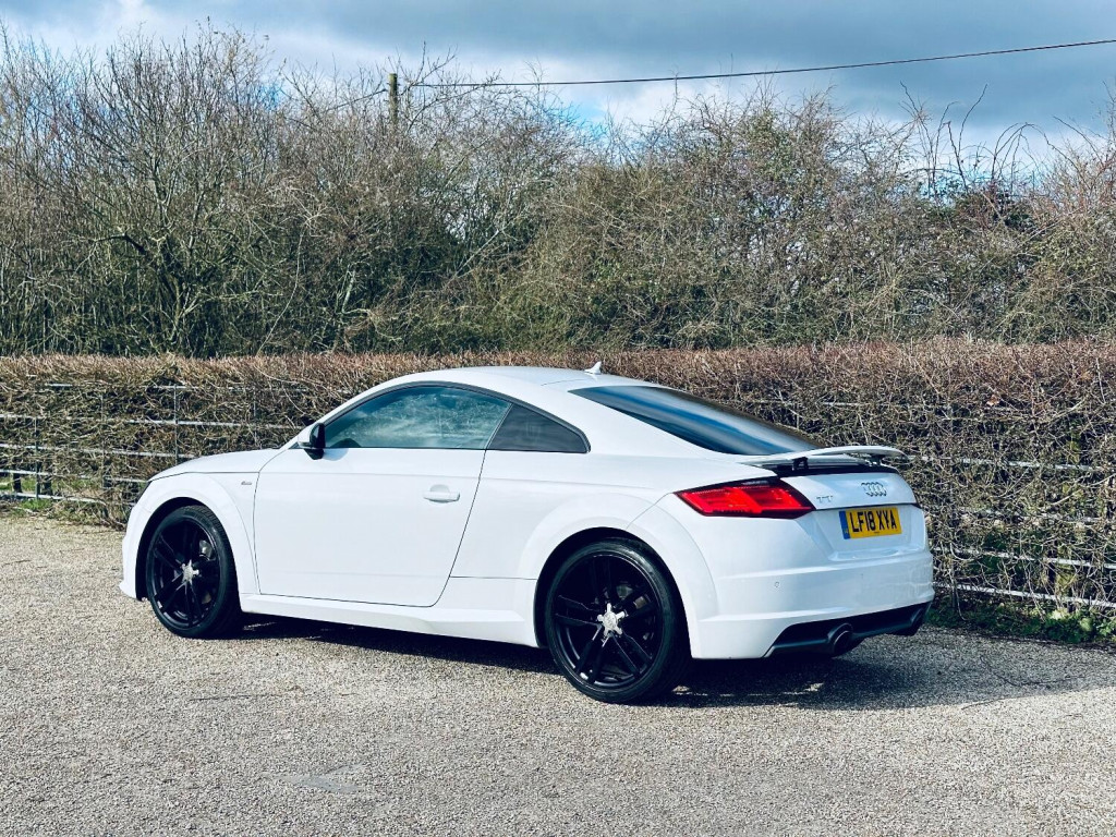View AUDI TT 1.8 TFSI S line 