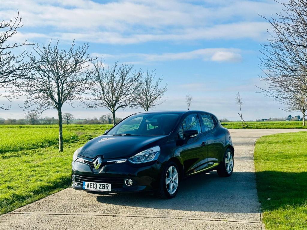 View RENAULT CLIO 0.9 TCe Dynamique MediaNav Euro 5 (s/s) 5dr