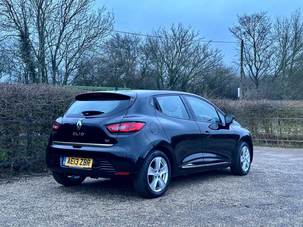 View RENAULT CLIO 0.9 TCe Dynamique MediaNav Euro 5 (s/s) 5dr