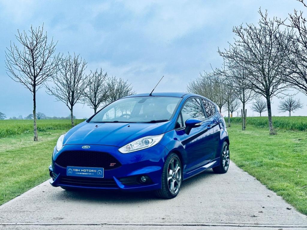 View FORD FIESTA 1.6T EcoBoost ST-3 Euro 6 3dr
