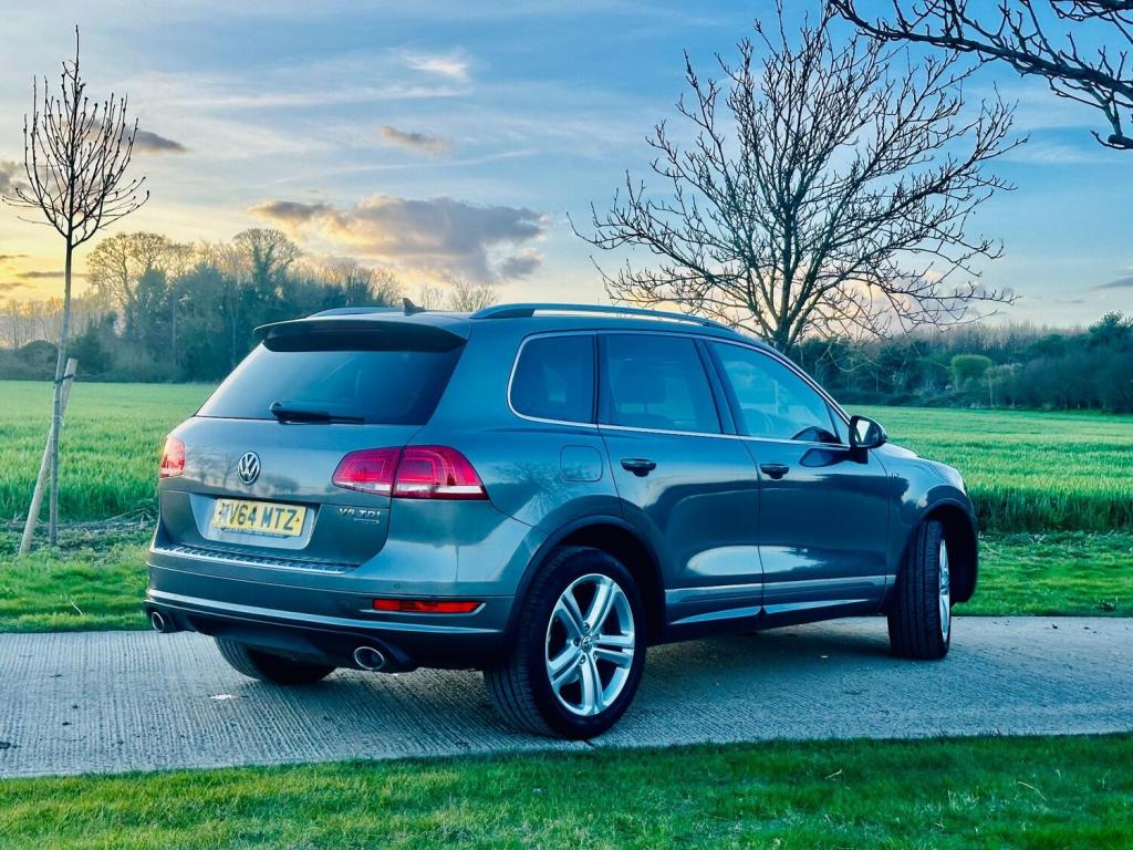 View VOLKSWAGEN TOUAREG 3.0 TDI V6 BlueMotion Tech R-Line Tiptronic 4WD Euro 5 (s/s) 5dr