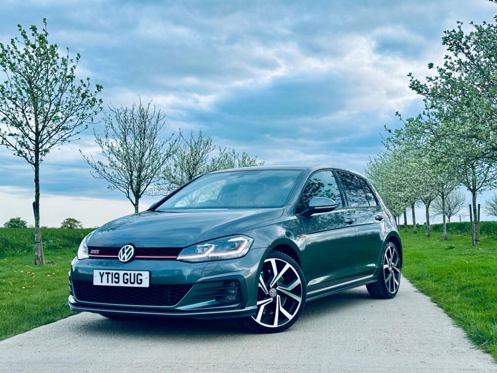 View VOLKSWAGEN GOLF 2.0 TSI GTI Performance DSG Euro 6 (s/s) 5dr