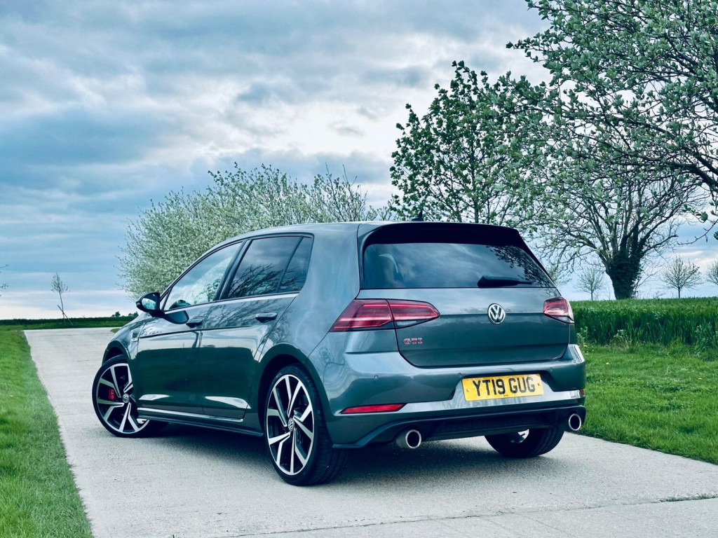 View VOLKSWAGEN GOLF 2.0 TSI GTI Performance DSG Euro 6 (s/s) 5dr