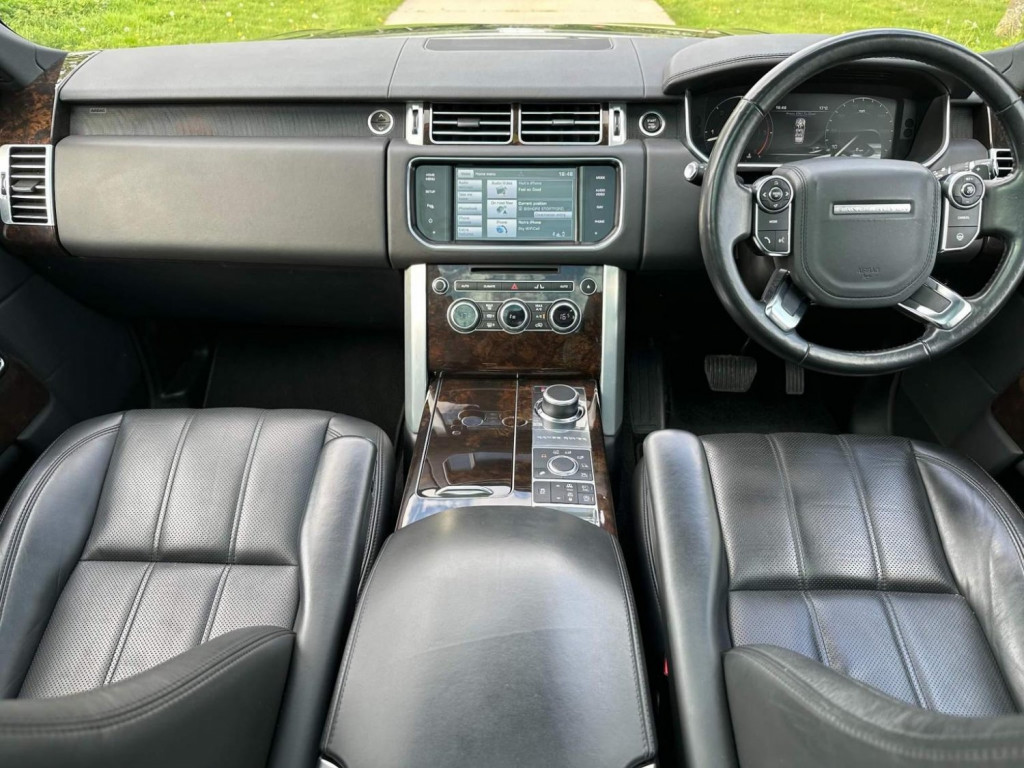 View LAND ROVER RANGE ROVER 3.0 TD V6 Vogue Auto 4WD Euro 5 (s/s) 5dr