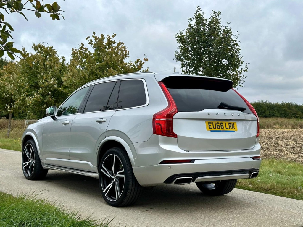View VOLVO XC90 2.0 D5 PowerPulse R-Design Pro Auto 4WD Euro 6 (s/s) 5dr