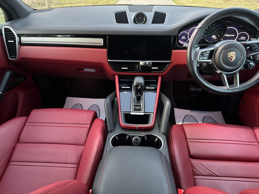 View PORSCHE CAYENNE 3.0 V6 E-Hybrid 17.9kWh Platinum Edition TiptronicS 4WD Euro 6 (s/s) 5dr (3.6kW Charger)