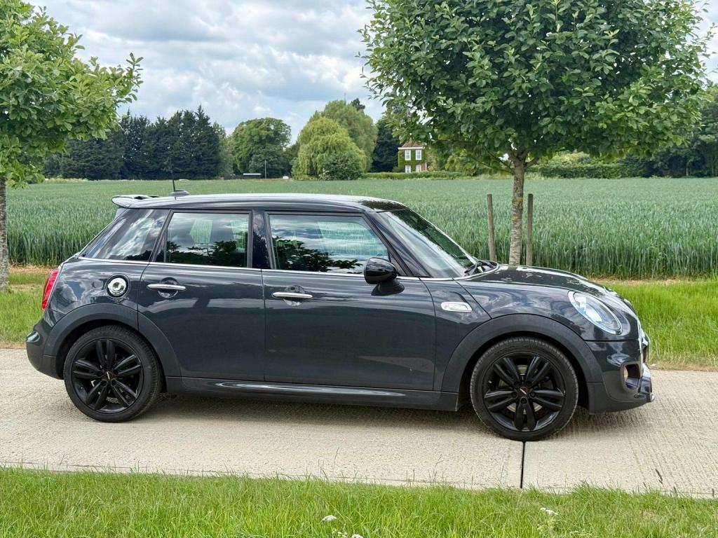 View MINI HATCH 2.0 Cooper S Euro 6 (s/s) 5dr