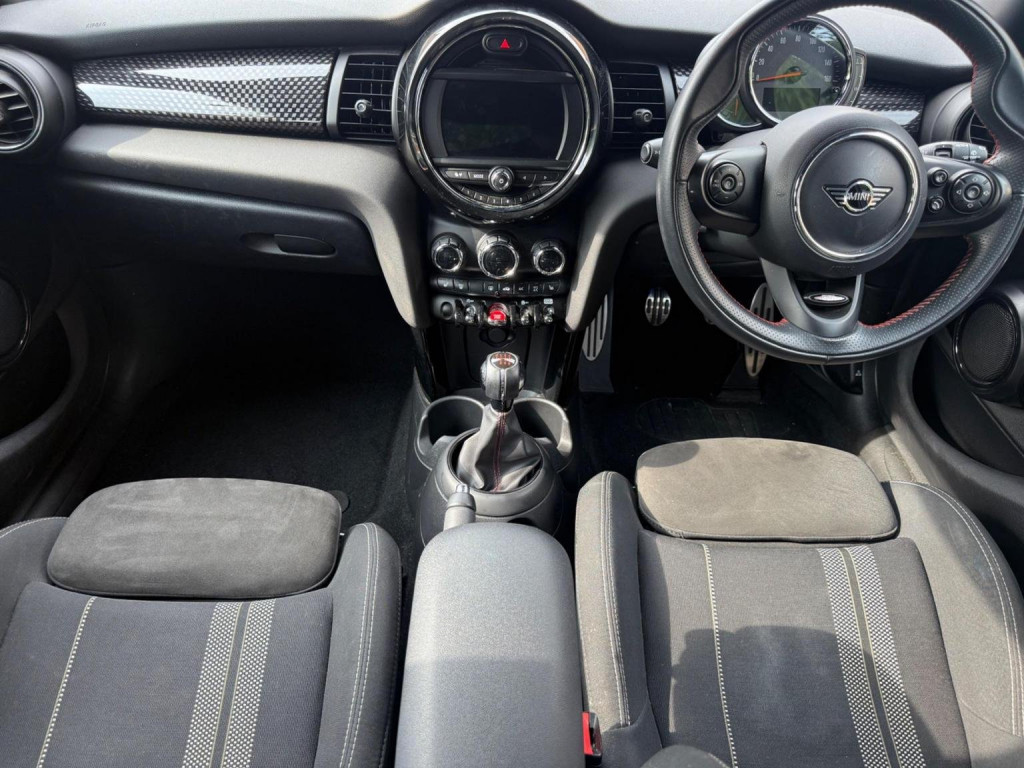View MINI HATCH 2.0 Cooper S Sport Euro 6 (s/s) 5dr