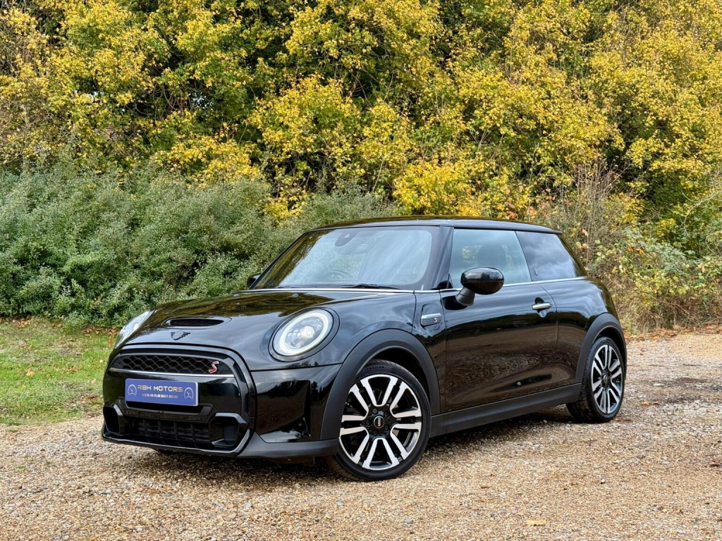 View MINI HATCH 2.0 Cooper S Exclusive Steptronic Euro 6 (s/s) 3dr