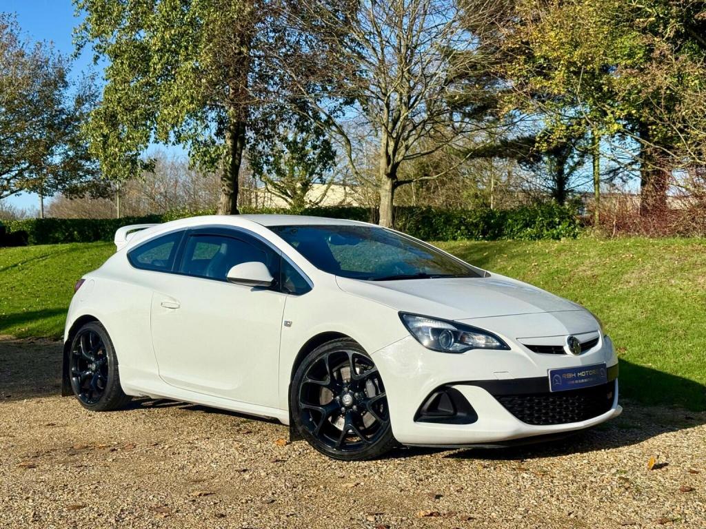 View VAUXHALL ASTRA GTC 2.0T VXR Euro 5 (s/s) 3dr