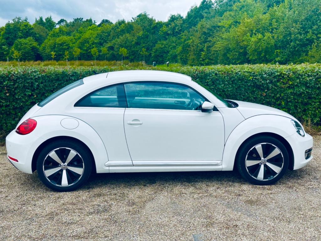 View VOLKSWAGEN BEETLE DESIGN TSI DSG