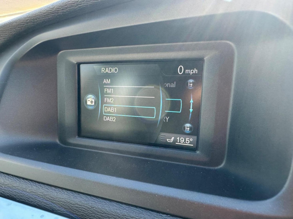 VOLVO V40 CROSS COUNTRY