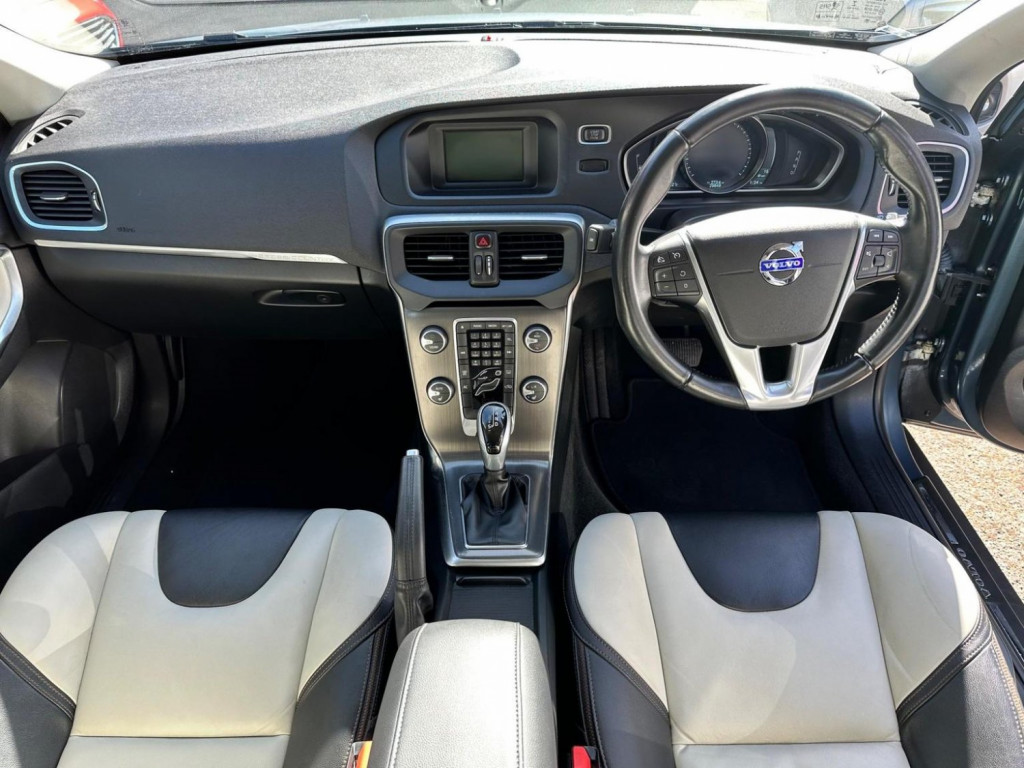 VOLVO V40 CROSS COUNTRY