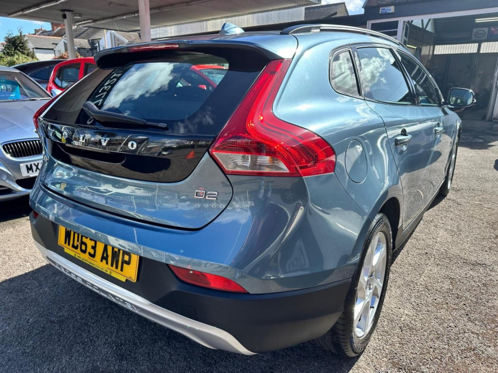 VOLVO V40 CROSS COUNTRY