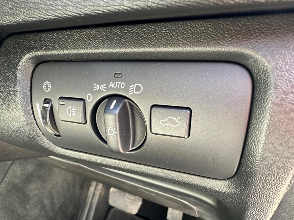 VOLVO V40 CROSS COUNTRY