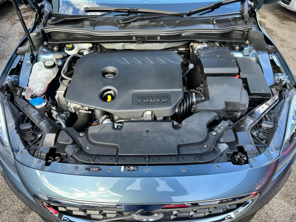 VOLVO V40 CROSS COUNTRY